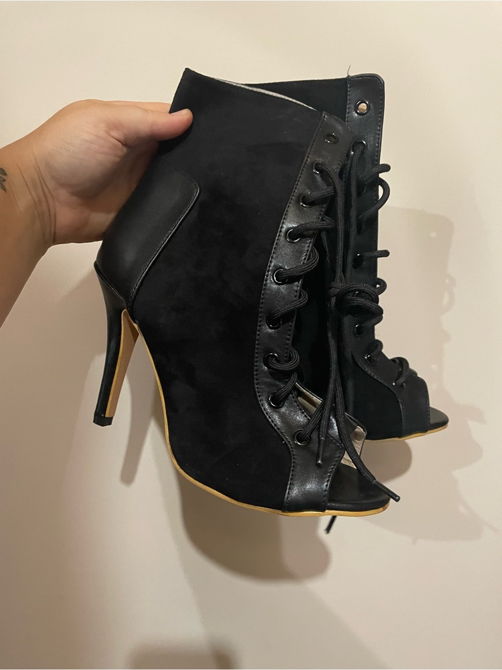 🦆 NEW HEELED BOOTIES